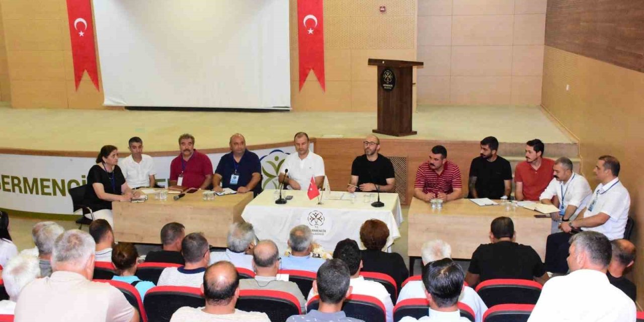 Başkan Zencirci yeni dönemin ilk muhtarlar toplantısını düzenledi