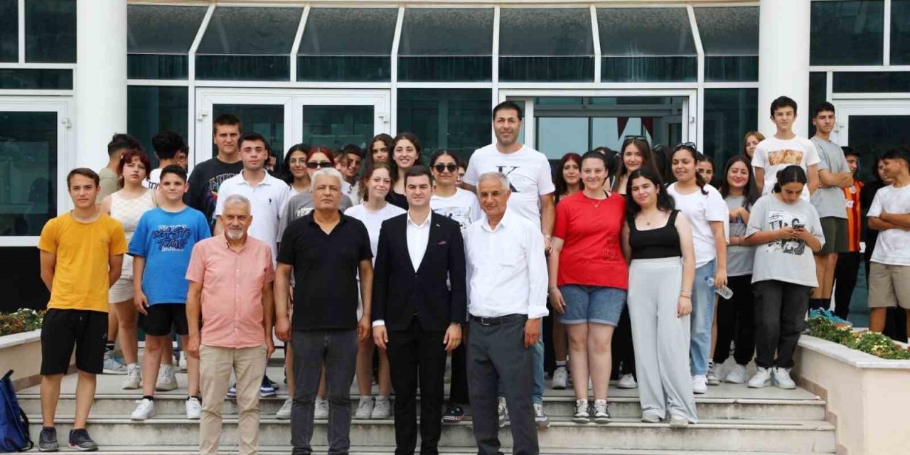 Başkan Mandalinci’den mezun olduğu okula ziyaret