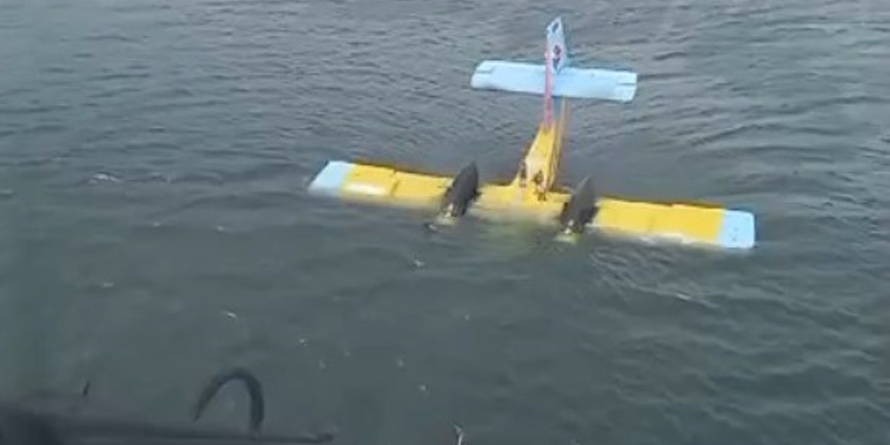 Bafa Gölü’ne sert iniş yapan uçaktaki ikisi pilot üç personel sağ olarak kurtarıldı