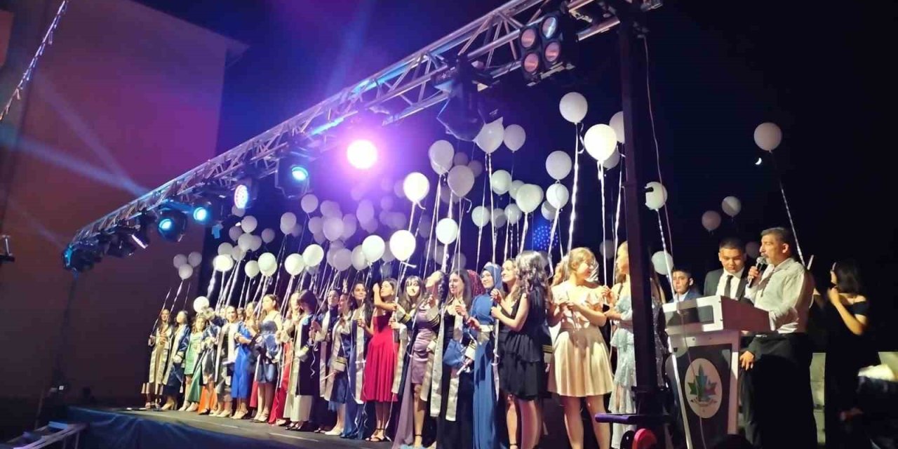 Köyceğiz Fen Lisesi’nde mezuniyet coşkusu yaşandı