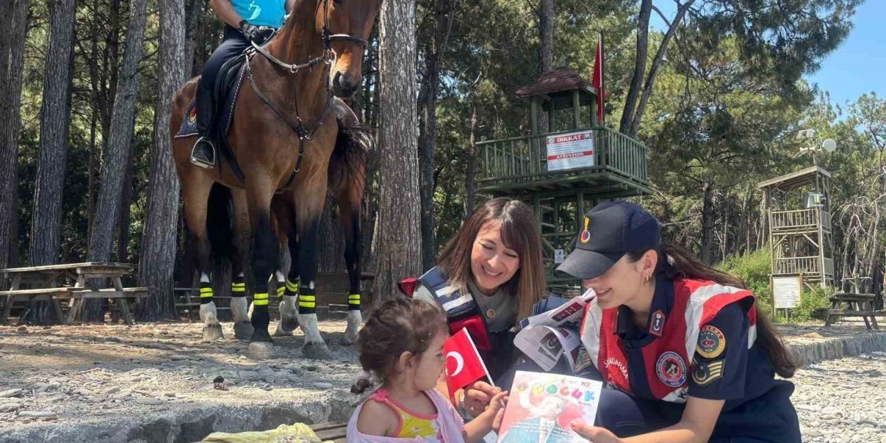 Jandarma Milli Park’ta bilgilendirmede bulundu