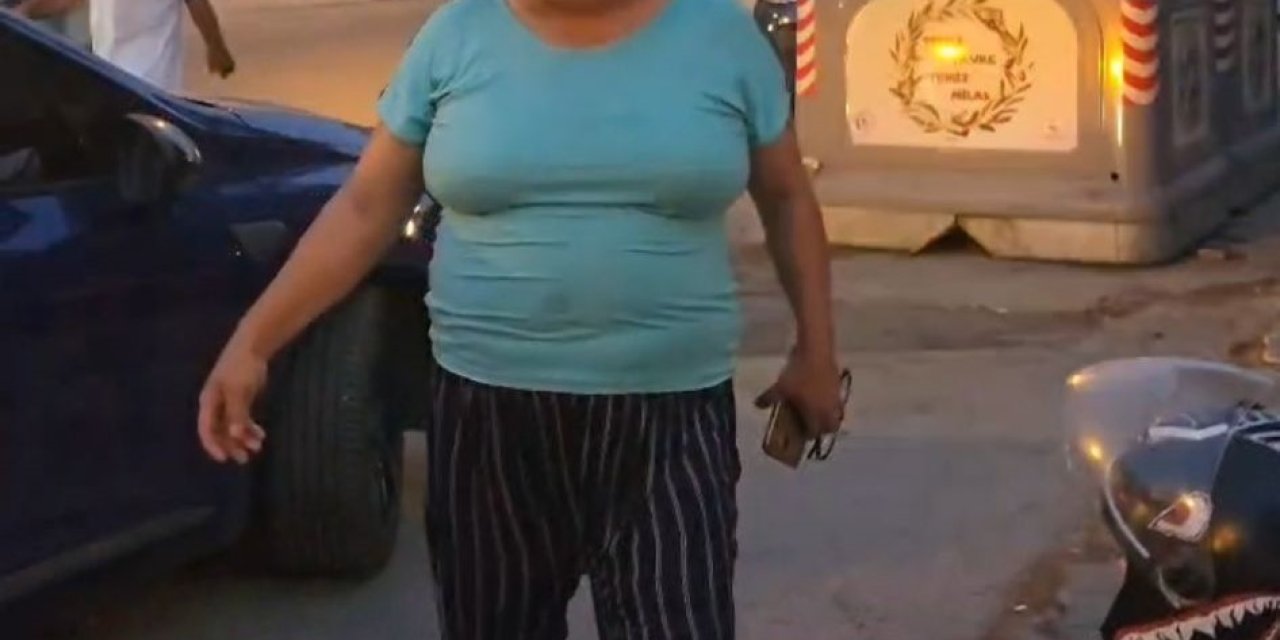 Sevimli köpek, parka dinlenmeye gelen kadının terliğini çaldı