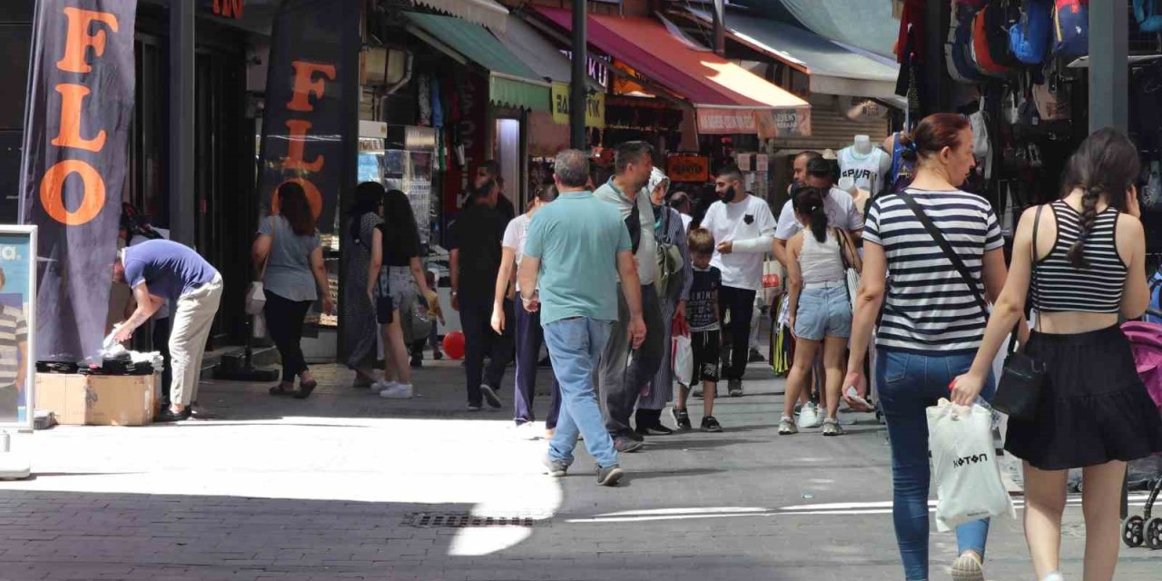 Kemeraltı Çarşısı’nda Kurban Bayramı yoğunluğu