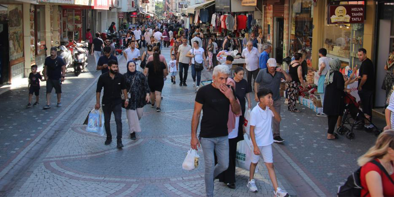 Aydın’da çarşı pazar yoğunluğu