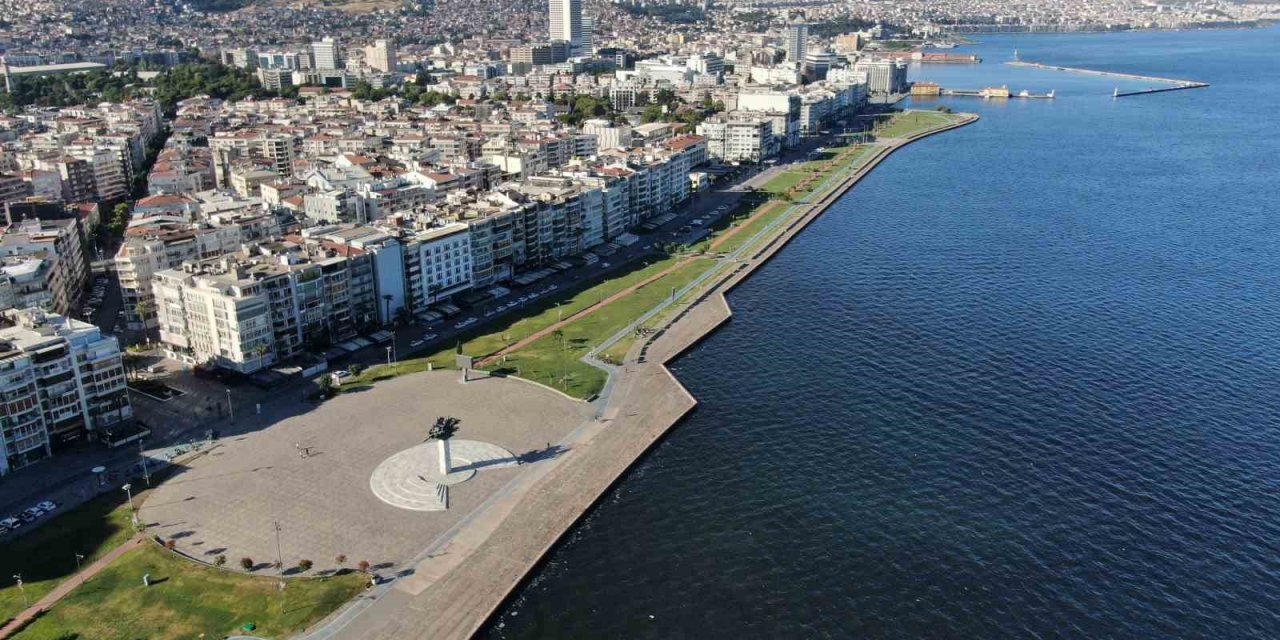 İzmir’in kalbi boş kaldı