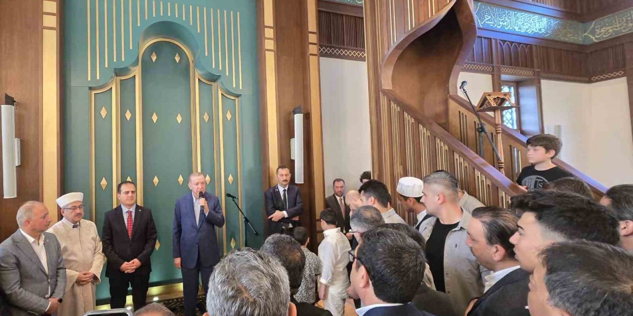 Cumhurbaşkanı Erdoğan bayram namazını Muğla’da kıldı