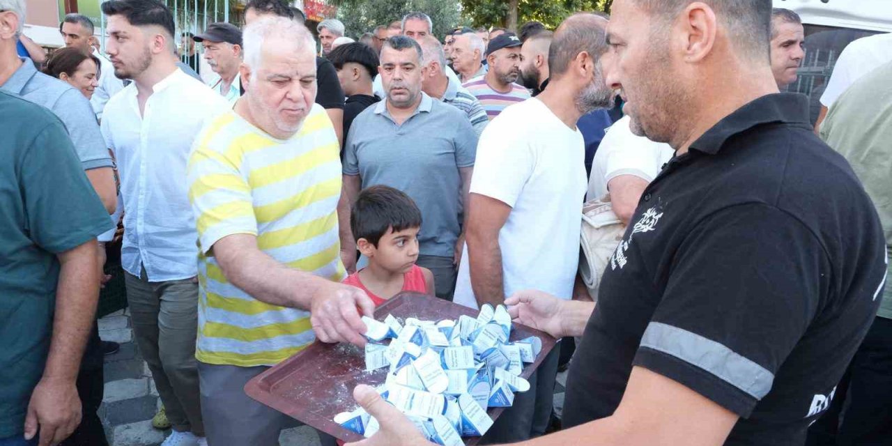 Aydın Büyükşehir Belediyesi vatandaşlarla bayramlaştı