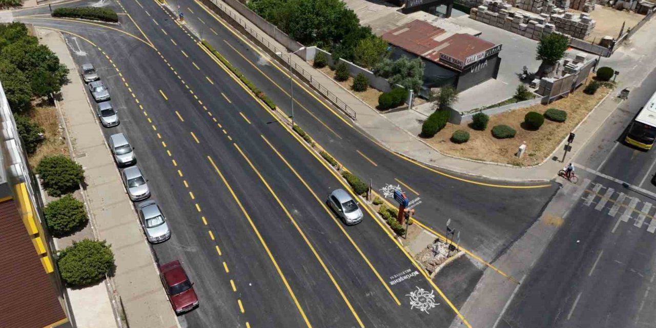 Aydın Büyükşehir Belediyesi yolları tek tek yeniliyor