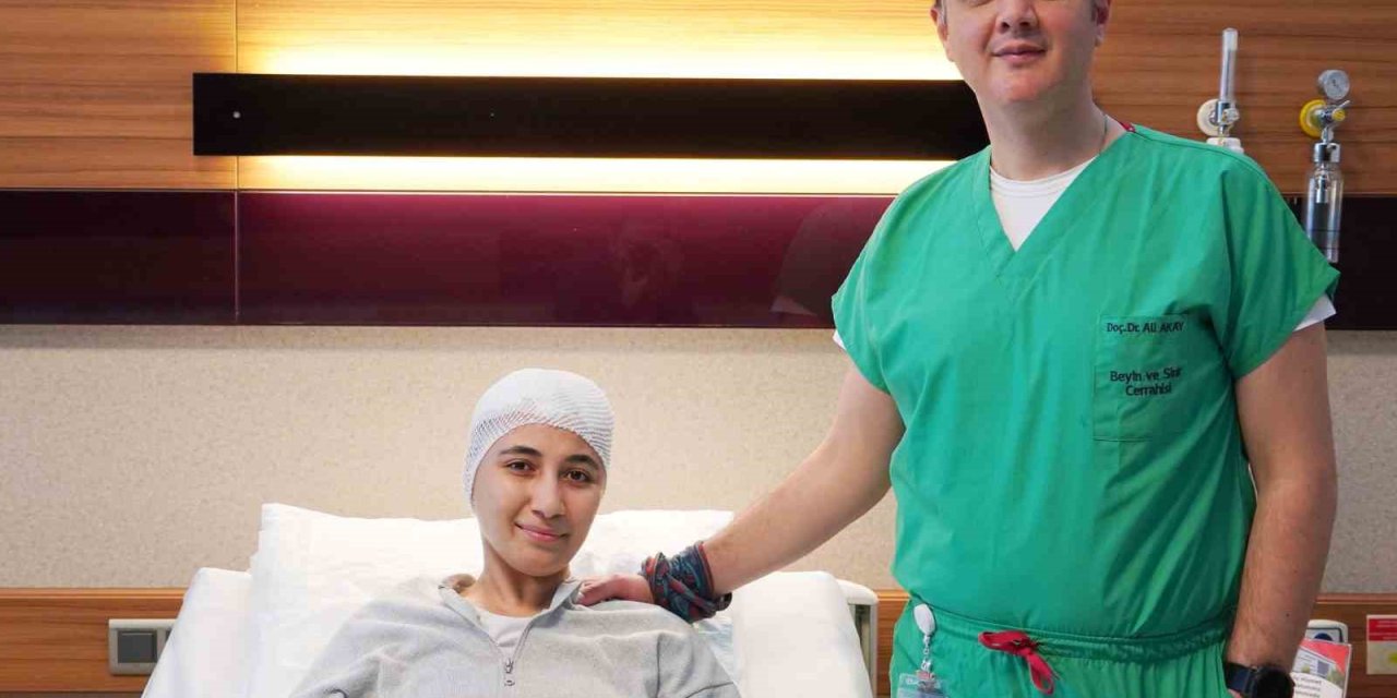 Parkinson hastası Demet, beyin piliyle şifa bulacak