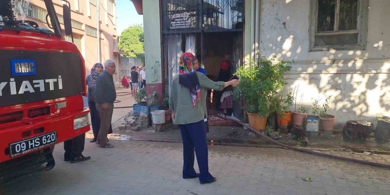 Köşk’te ev yangını
