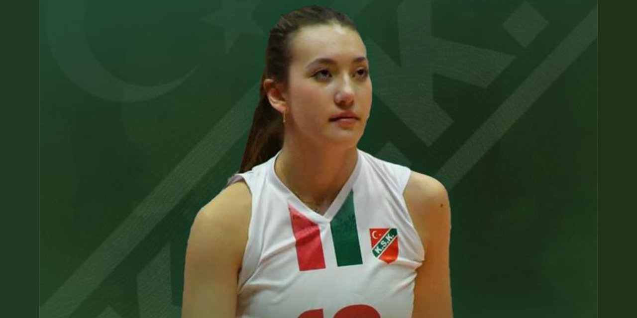 Karşıyaka’da Nehir Cinel, profesyonel oldu