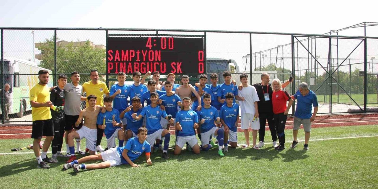 İzmir Pınargücü, TFF U17 Türkiye Şampiyonası’nda şampiyon oldu