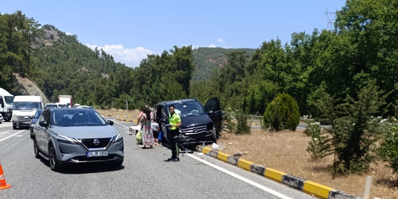 Marmaris yolunda kaza: 7 yaralı