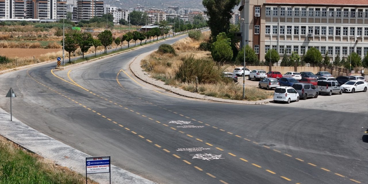 Aydın Büyükşehir Belediyesi Zeybekler Bulvarı’nı yeniledi