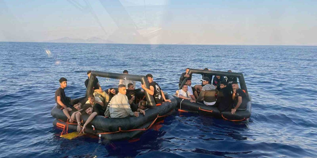 Datça açıklarında Yunanistan’ın geri ittiği 28 düzensiz göçmen kurtarıldı
