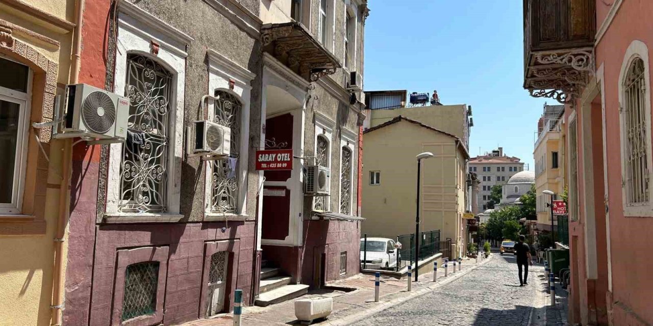 Otel odasında 2 çocuğun ölümünde gıda zehirlenmesi şüphesi
