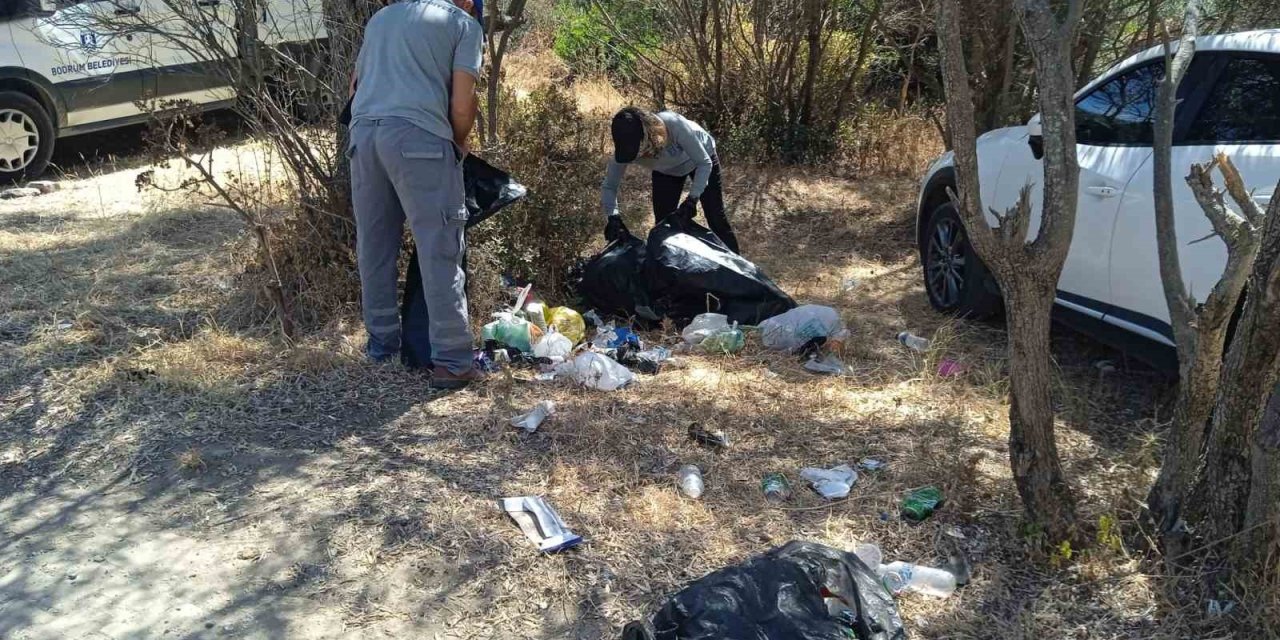 Tatilciler gitti çöpleri kaldı