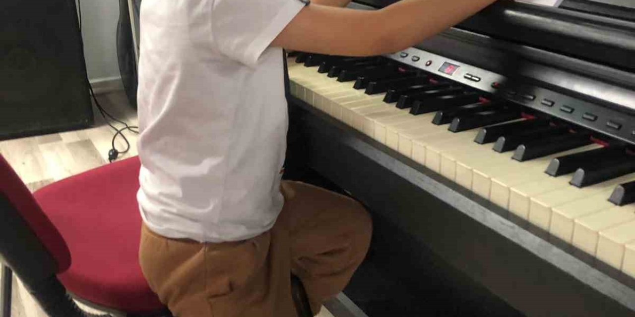 Muğla’da çocuklar müzik atölyeleri ile gelişimlerine katkı sağlıyor