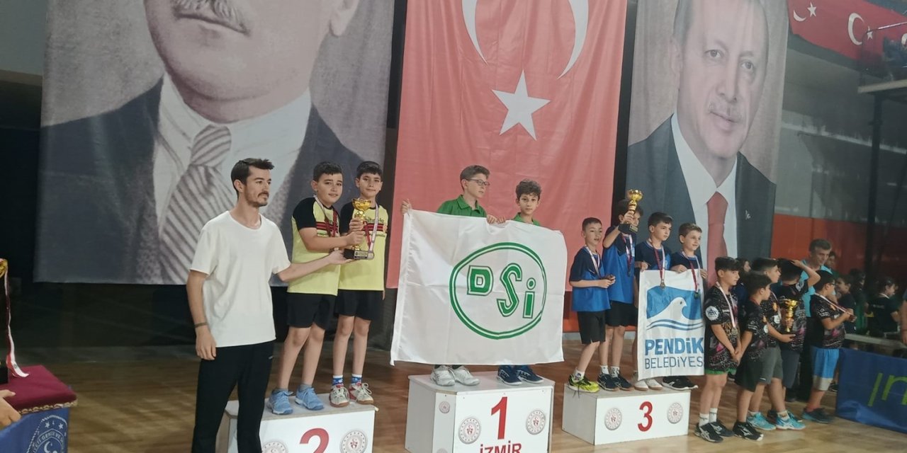 Minik tenisçilerden büyük başarı