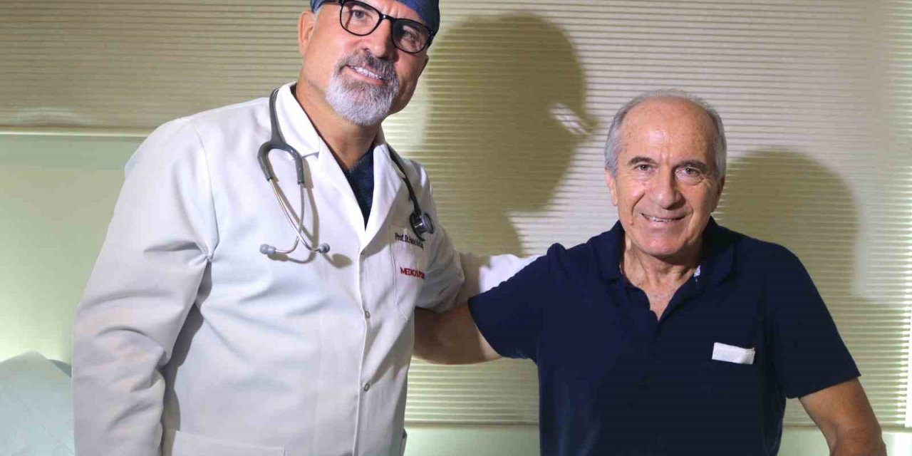 Milli tenisçinin göğsünden 12 santimlik dev kitle çıkarıldı