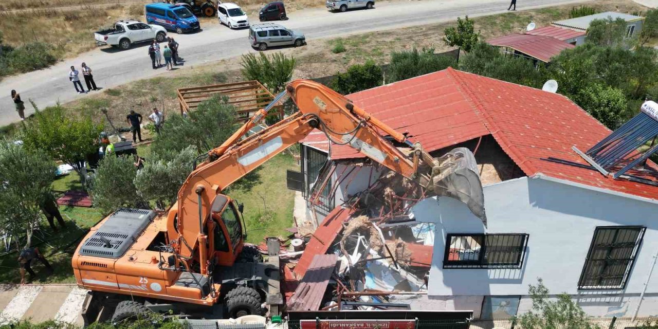 Seferihisar’da hobi bahçelerinin yıkımına başlandı