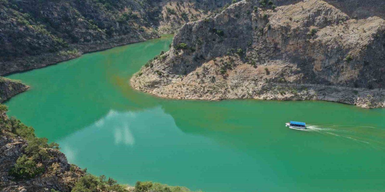 Arapapıştı Kanyonu hayran bırakıyor