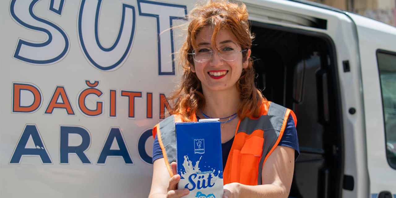 “Kuşadası'nda çocuklar lıkır lıkır süt içiyor”