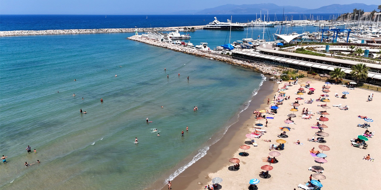 Başkan Günel’in ücretsiz şezlong ve şemsiye hizmeti diğer kıyı belediyelerine örnek olacak
