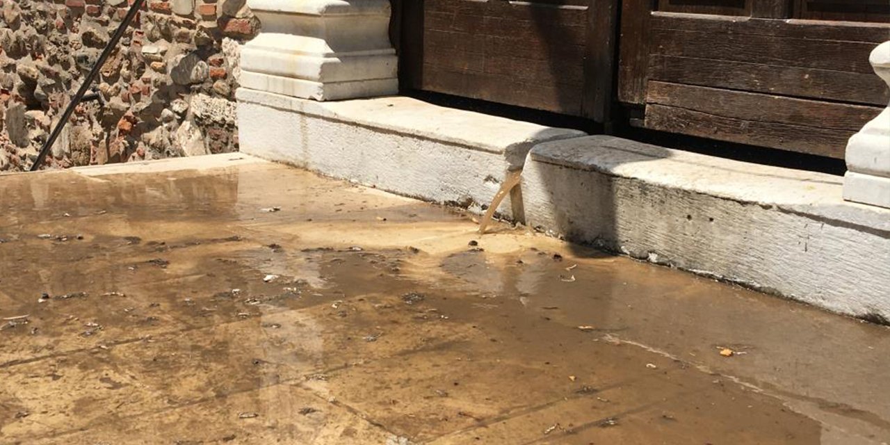 Müftülüğün su israfı ve neden olduğu çevre kirliliğine vatandaşlardan tepki