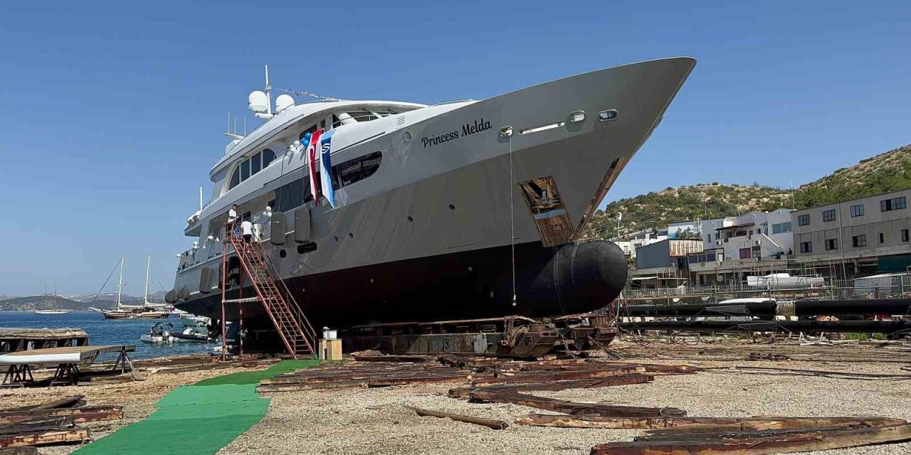 Milyon dolarlık yat denize indi