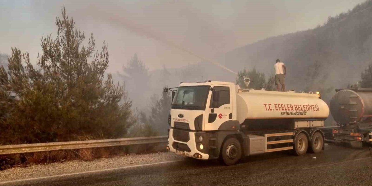 Efeler’den yangın söndürme çalışmalarına destek