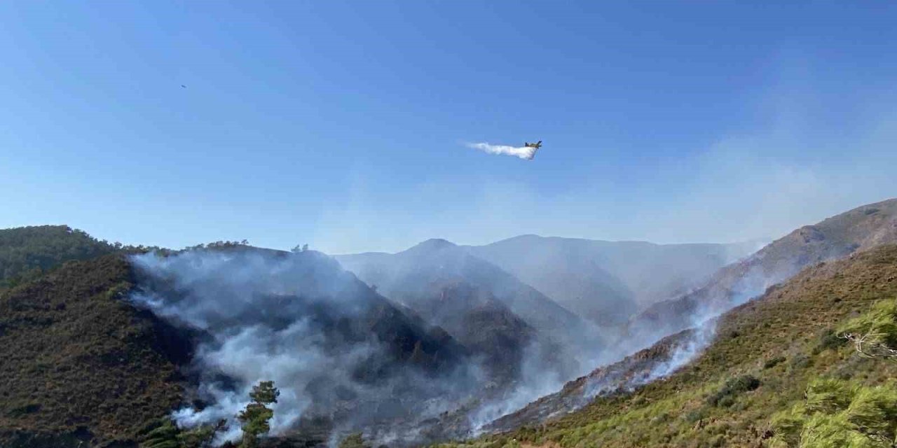 Marmaris’teki orman yangınına müdahale sürüyor
