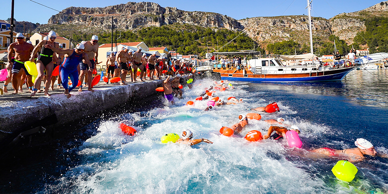 Meis’ten Kaş’a ‘Barış ve Dostluk’ için kulaç attılar