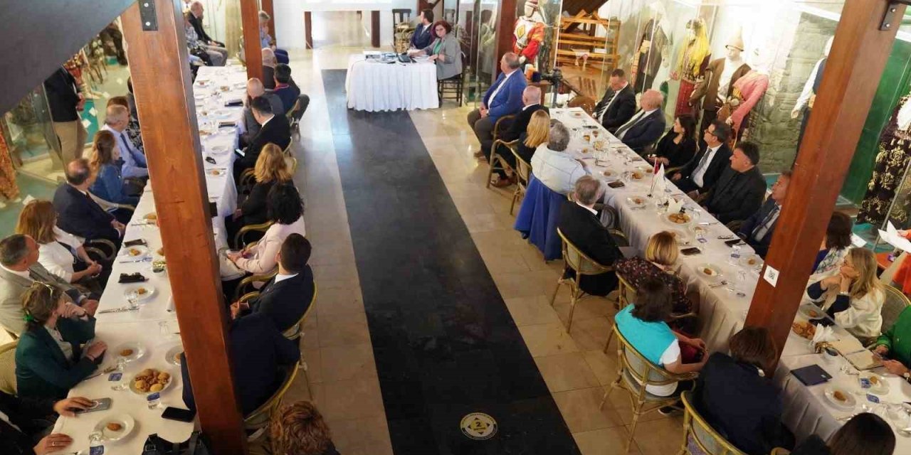 EÜ Etnografya Müzesi bünyesindeki eserlerle sanat ve tarihe ışık tutuyor