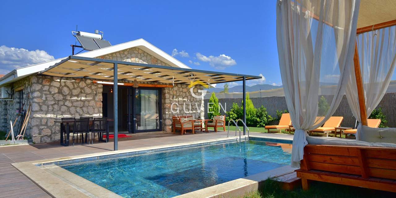 Fethiye'de deniz manzaralı lüks villalarda yaz tatili!