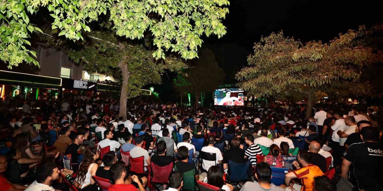 Çeyrek final coşkusu Denizli’yi sardı