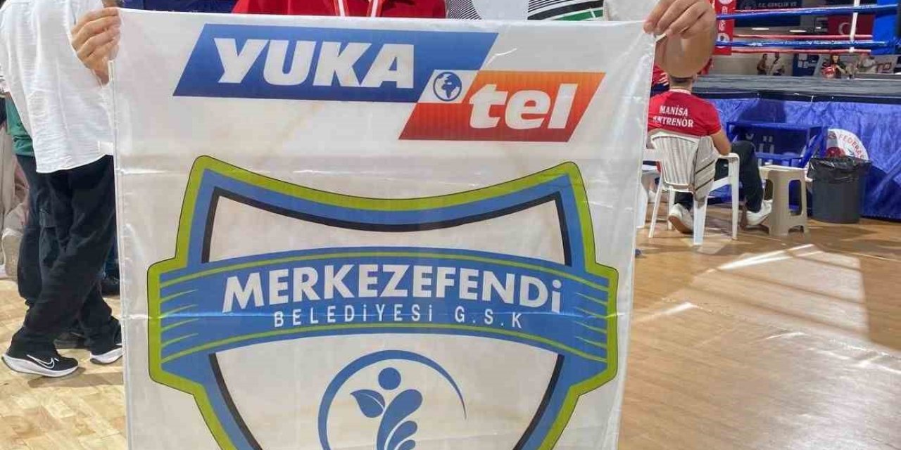 Merkezefendi’nin genç boksörü Türkiye üçüncüsü oldu