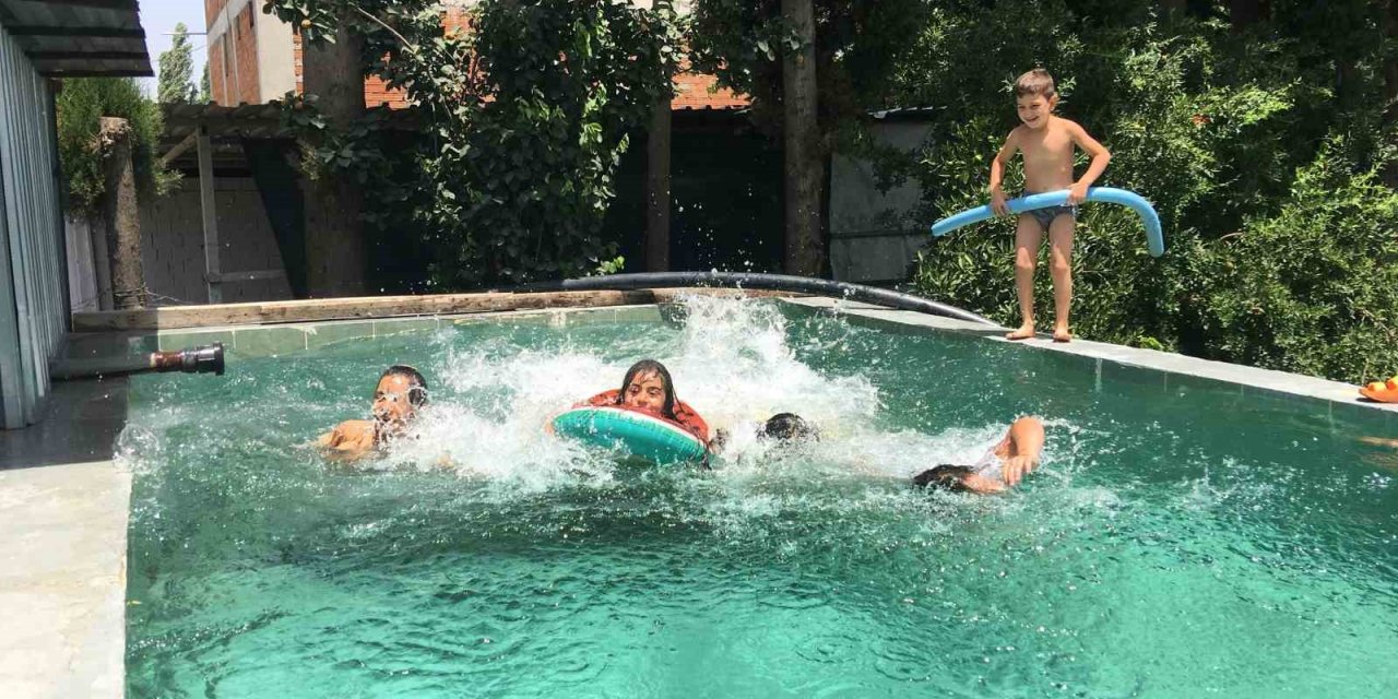 Muhtardan serinleten hizmet