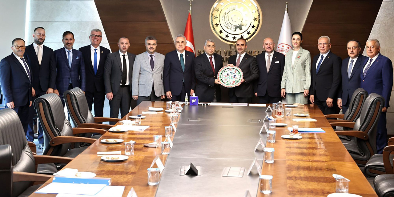 Rektör Kent, Bakan Kacır’ı ziyaret etti