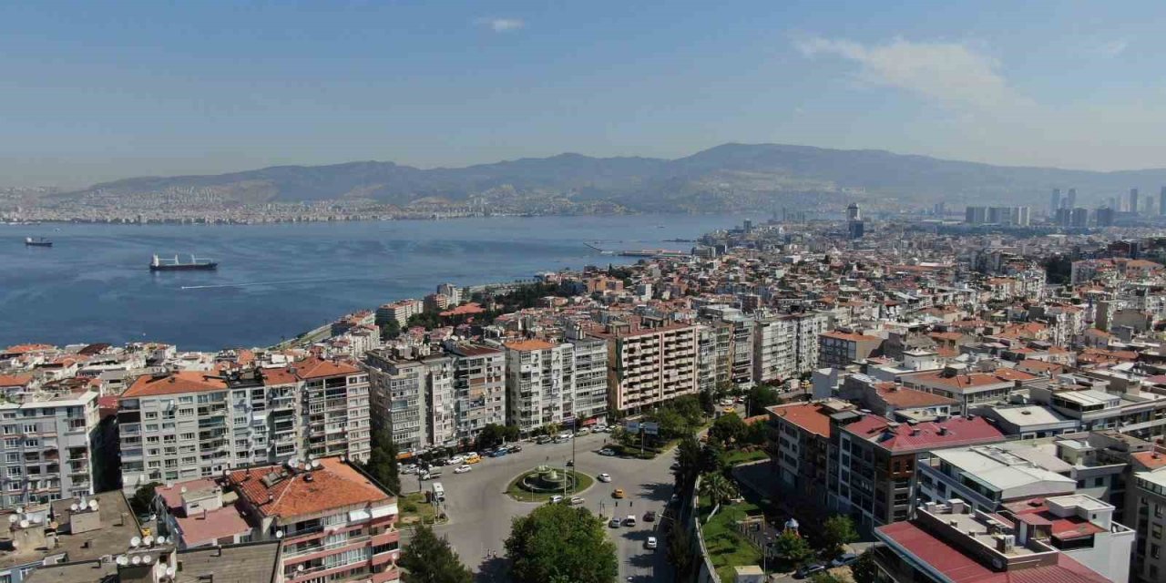 İzmir için afet çalışması: "Binaların yüzde 50’sinde kontrol şart, acil"