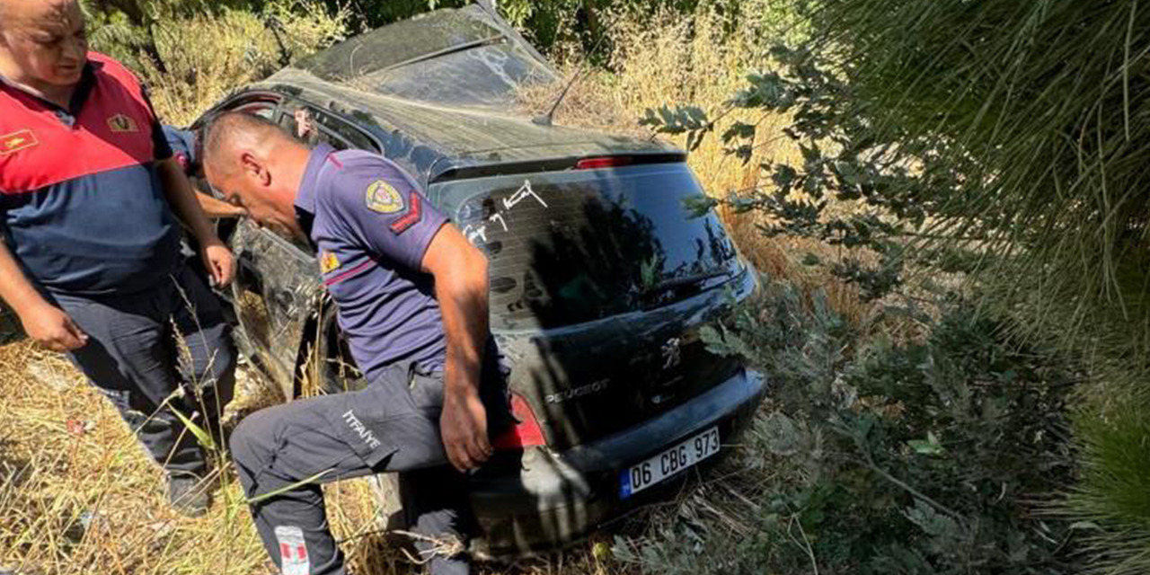 Otomobil şarampole devrildi: 3 yaralı