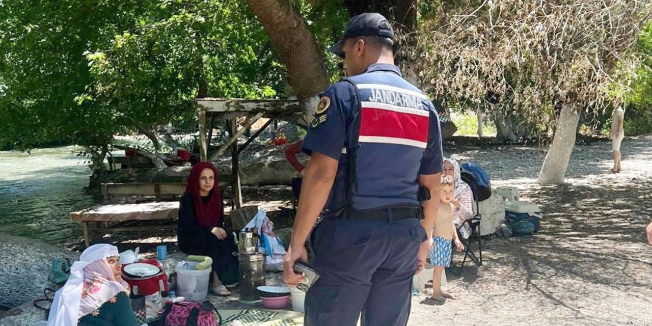 Bozdoğan’da jandarma ekipleri vatandaşları uyardı