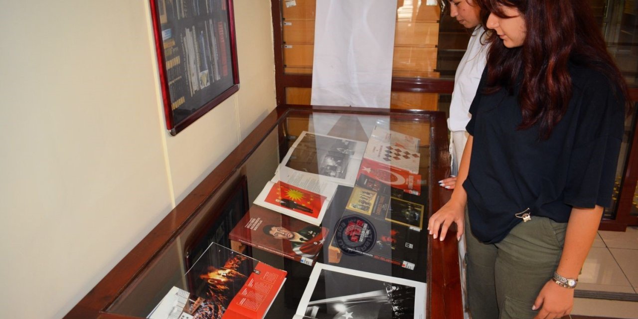 EÜ Merkez Kütüphanesinde “15 Temmuz Konulu Kitap Sergisi” açıldı