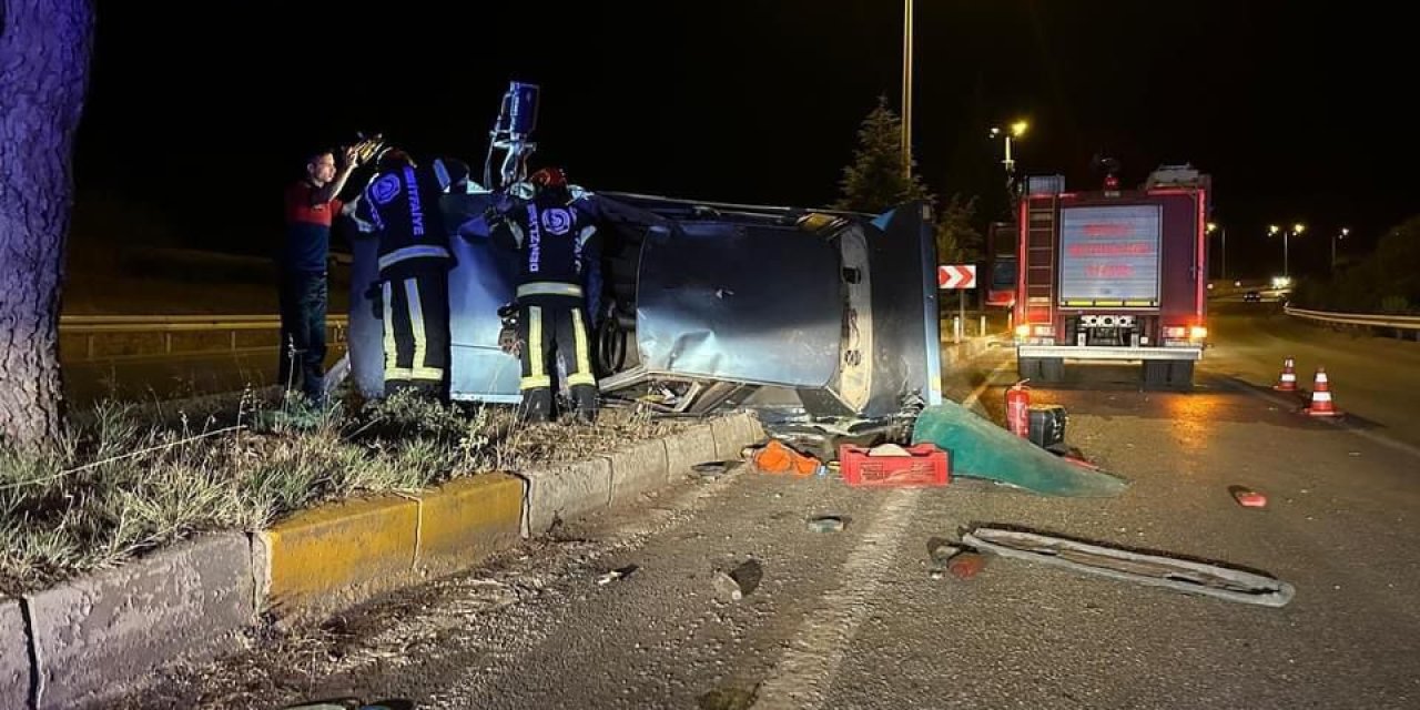 Refüje çıkan araç yan yattı: 1 yaralı
