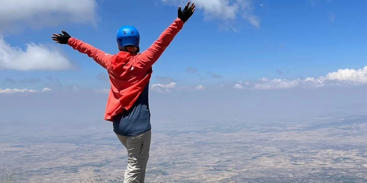 Aydınlı dağcı çift Hasan  Dağı’na tırmandı
