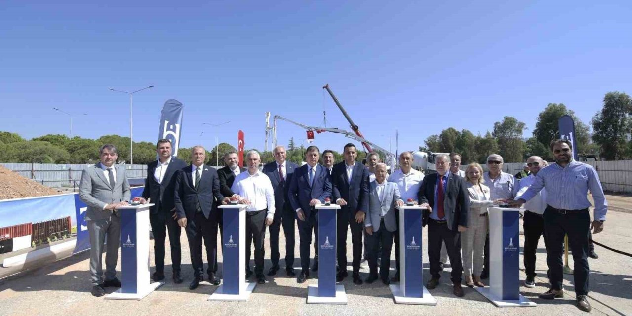 İzmir AOSB’de kurulacak itfaiye merkezinin temelini atıldı