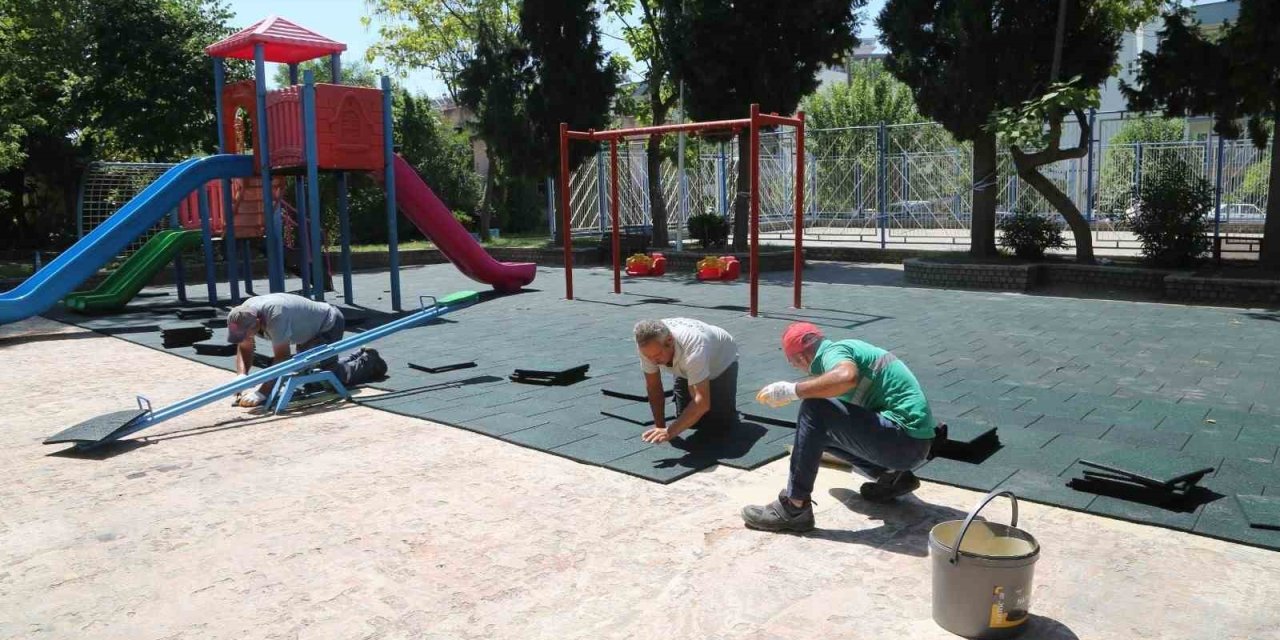 Efeler Belediyesi parklarda bakım ve onarım çalışmalarını sürdürüyor