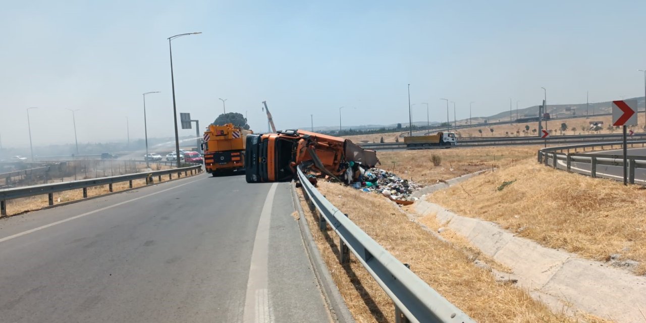 İzmir’de atık taşıyan çekici devrildi: 1 yaralı