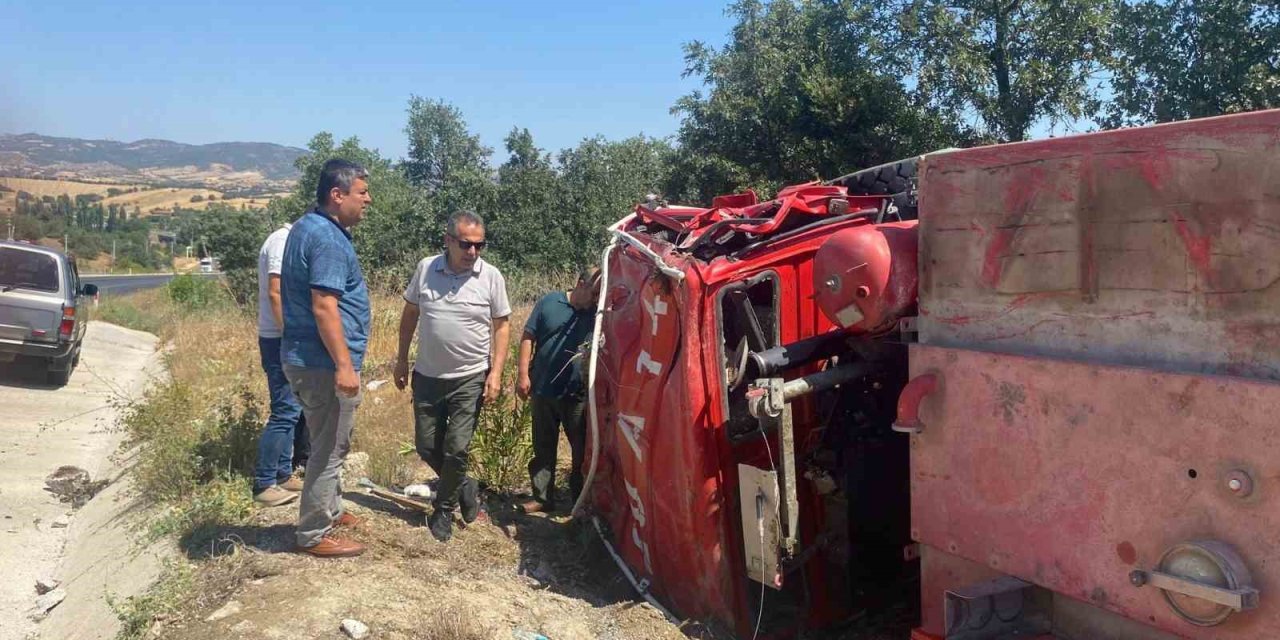 Yangına giden arazözün devrilmesi sonucu 3 personel yaralandı