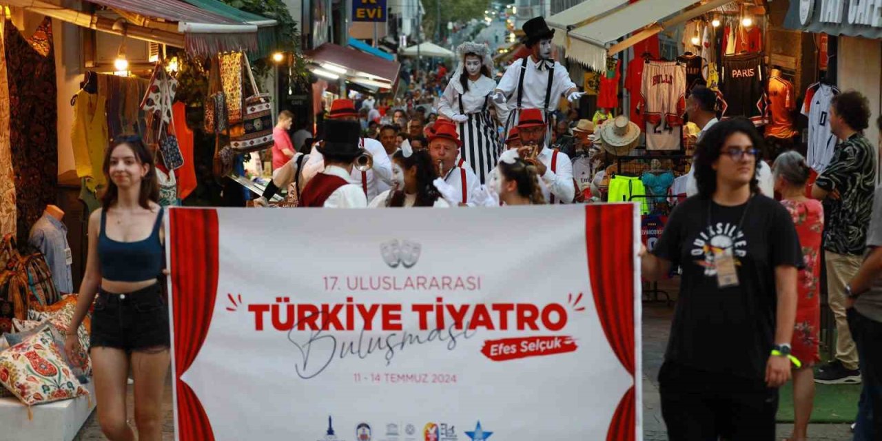 Selçuk tiyatro ile buluştu